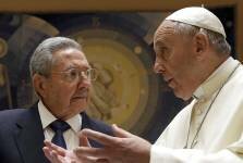 Pope-Francis-Raul_Castro