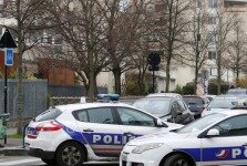 French-police-near-school